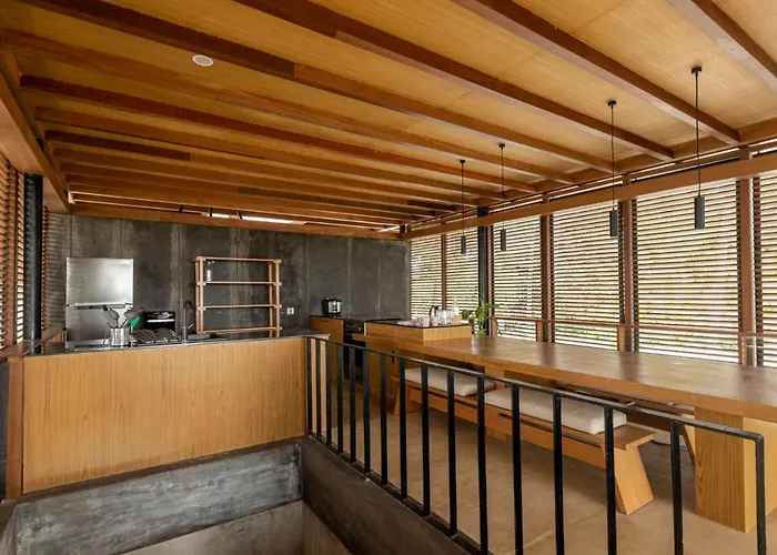 Rumah Amadangi تاناه لوت