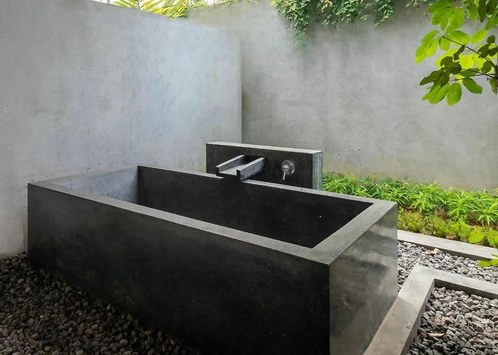 Rumah Amadangi تاناه لوت