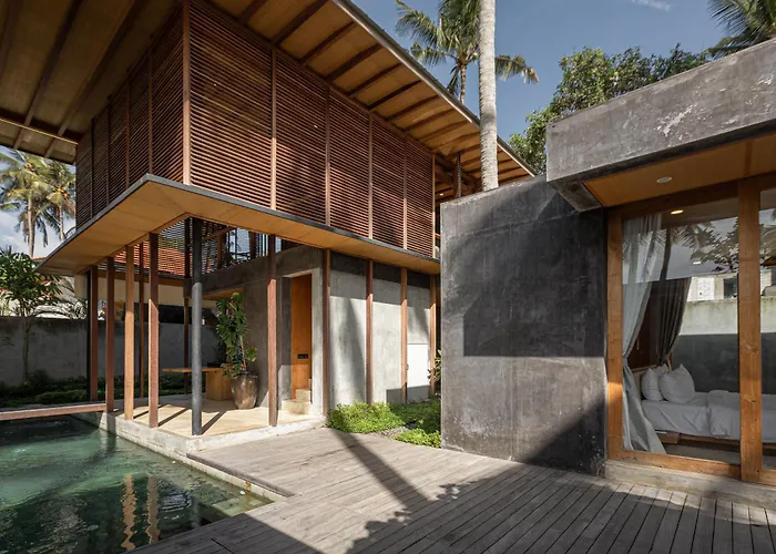 فيلة Rumah Amadangi *